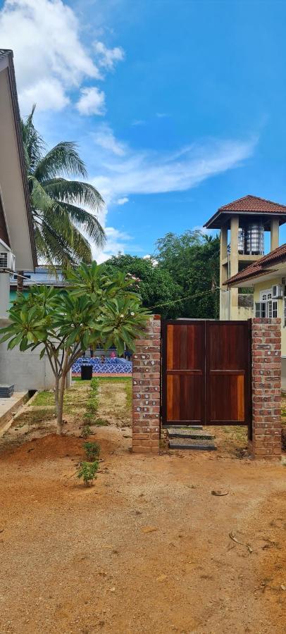 Casa Tiga Homestay Besut Kampung Kuala Besut Buitenkant foto