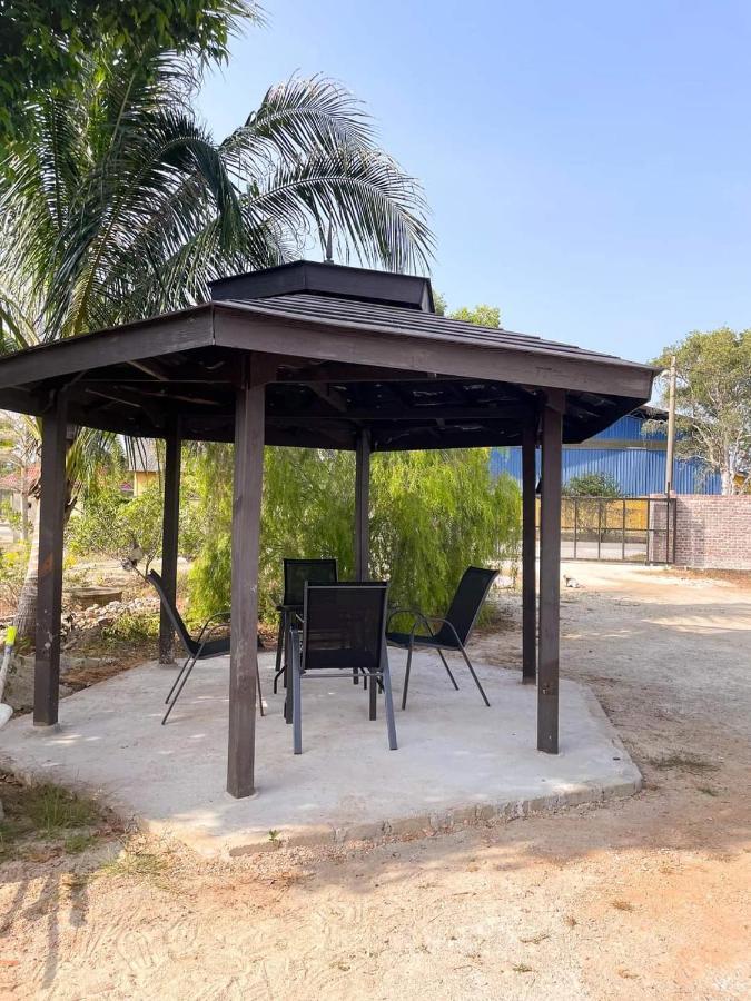 Casa Tiga Homestay Besut Kampung Kuala Besut Buitenkant foto