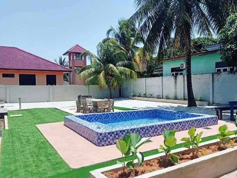 Casa Tiga Homestay Besut Kampung Kuala Besut Buitenkant foto