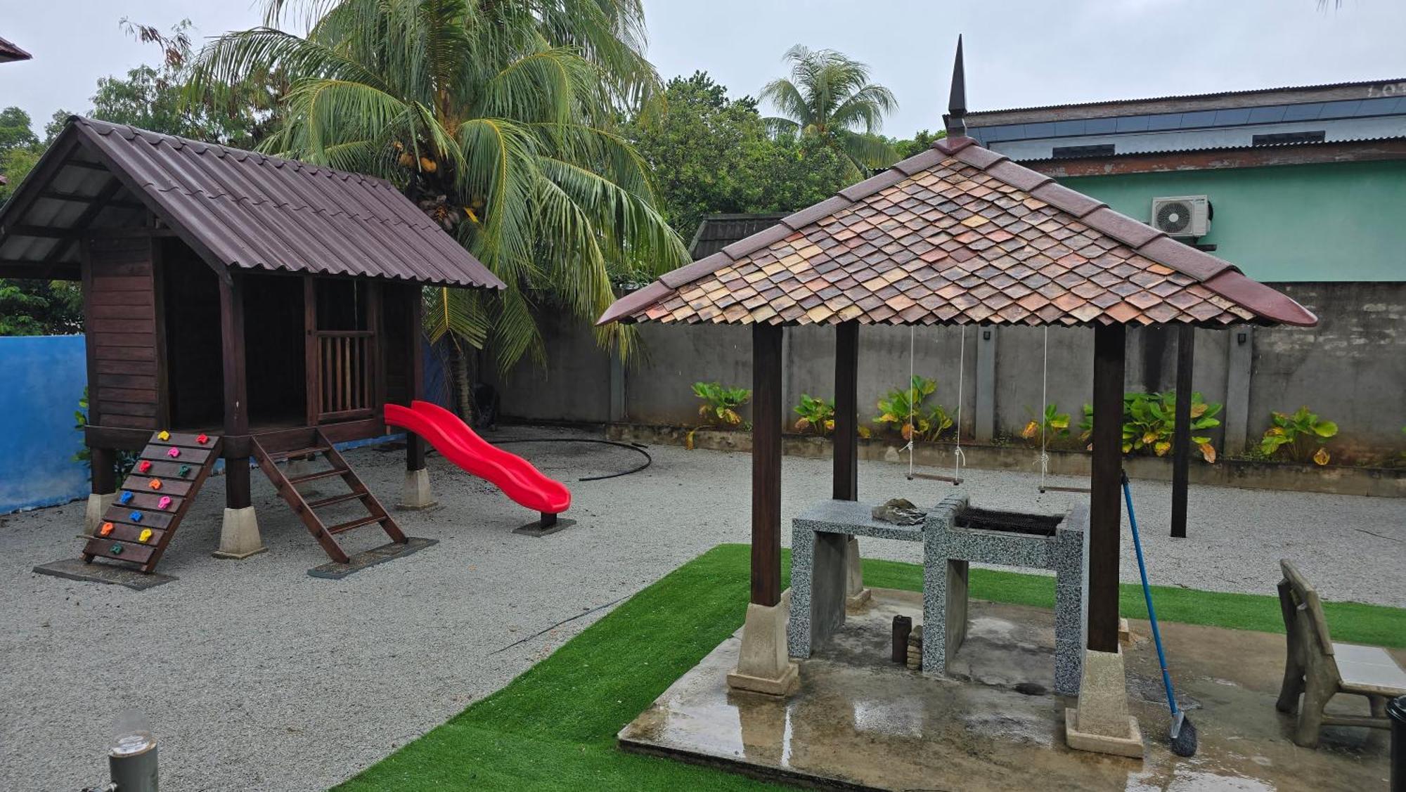 Casa Tiga Homestay Besut Kampung Kuala Besut Buitenkant foto
