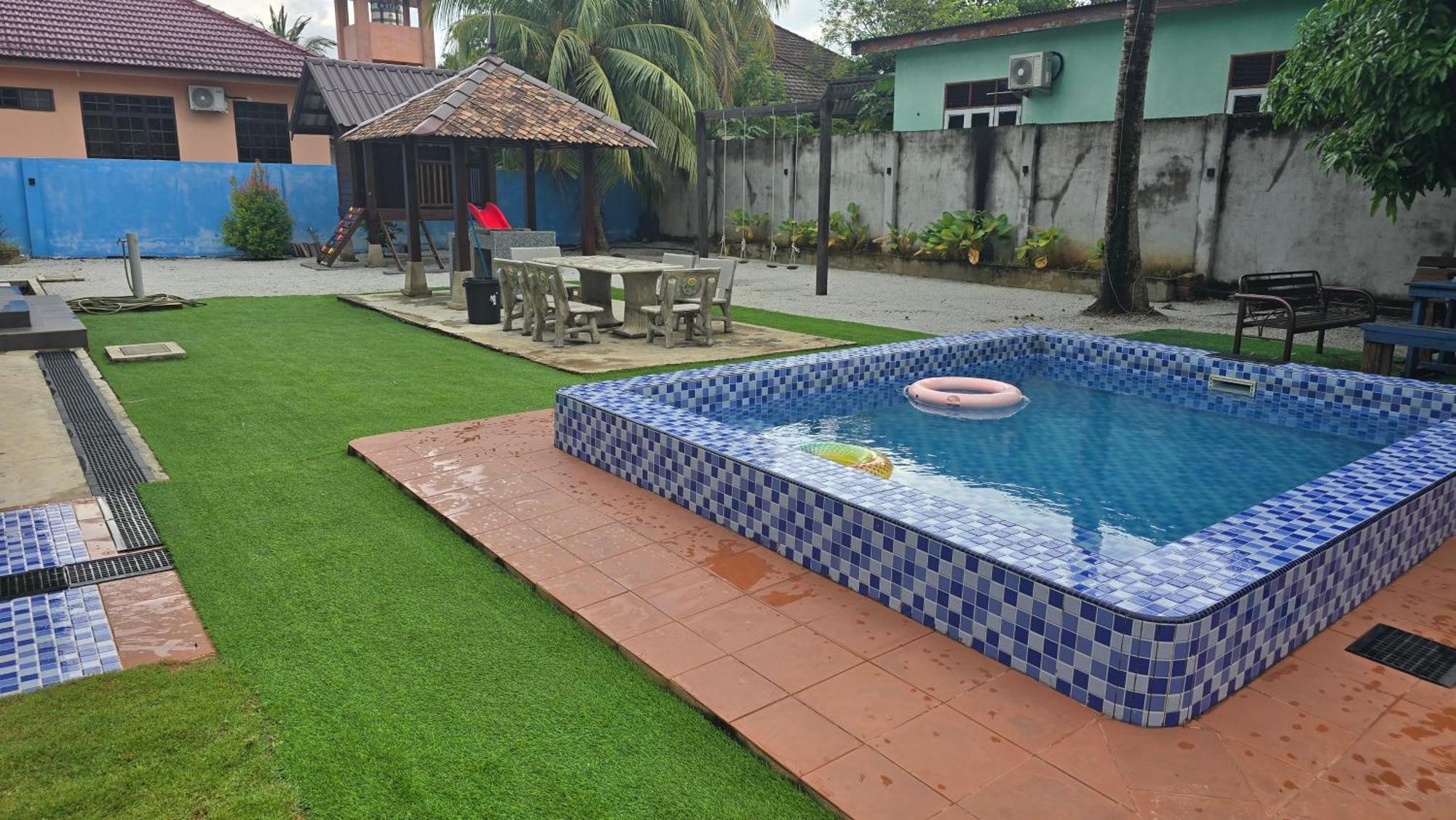 Casa Tiga Homestay Besut Kampung Kuala Besut Buitenkant foto