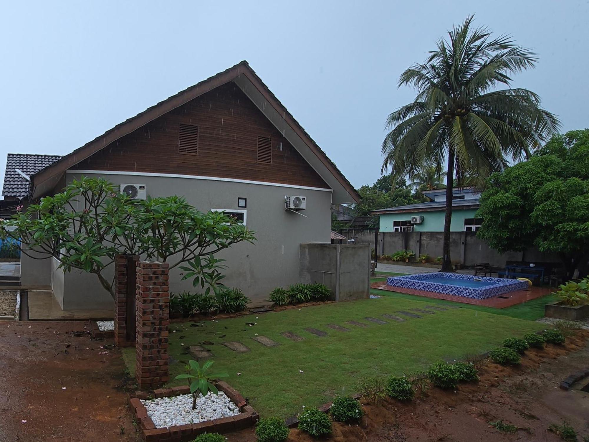 Casa Tiga Homestay Besut Kampung Kuala Besut Buitenkant foto