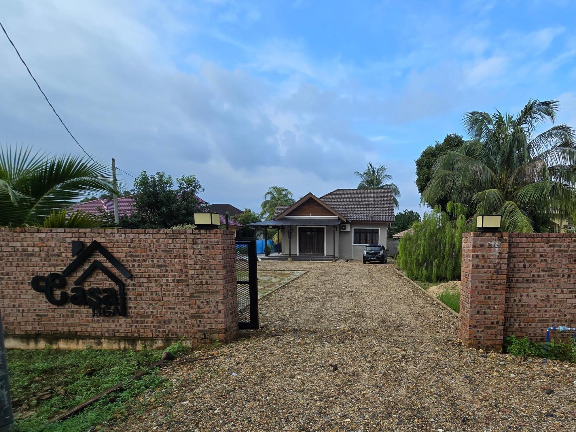 Casa Tiga Homestay Besut Kampung Kuala Besut Buitenkant foto